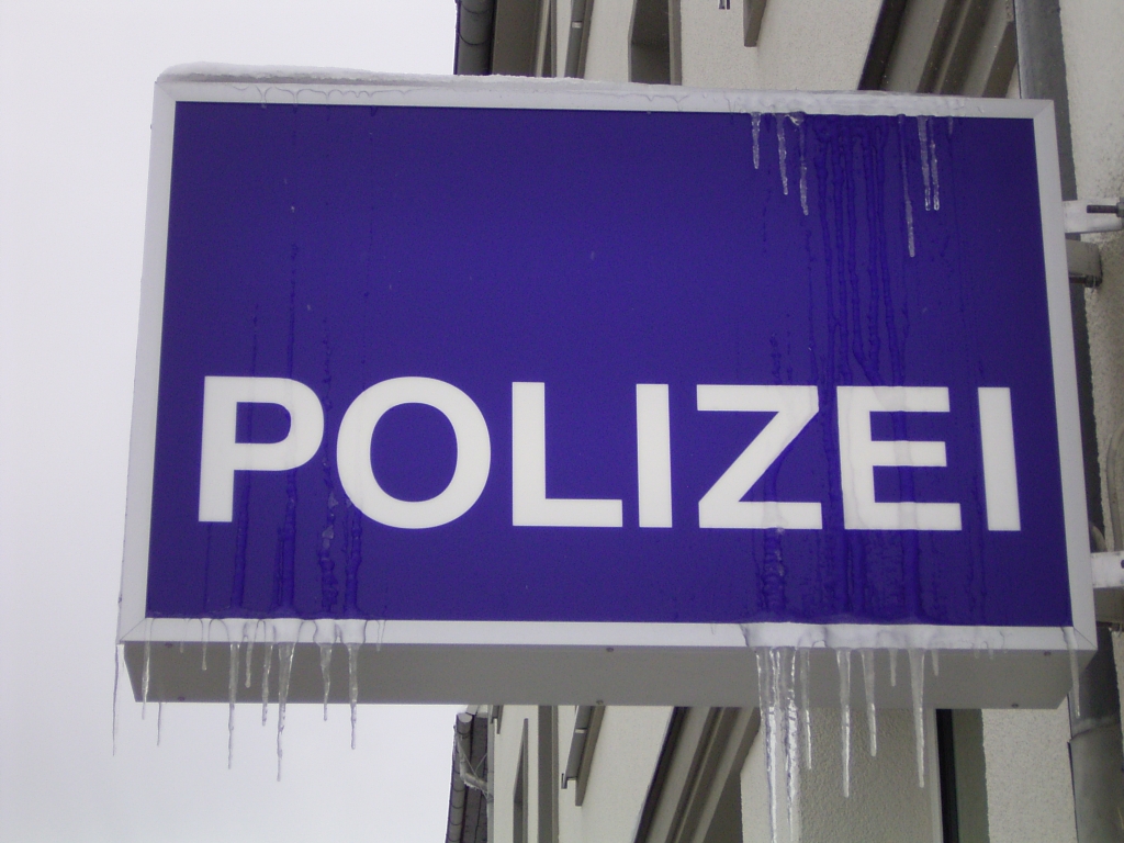 Schwerverletzte nach Unfall durch Glätte