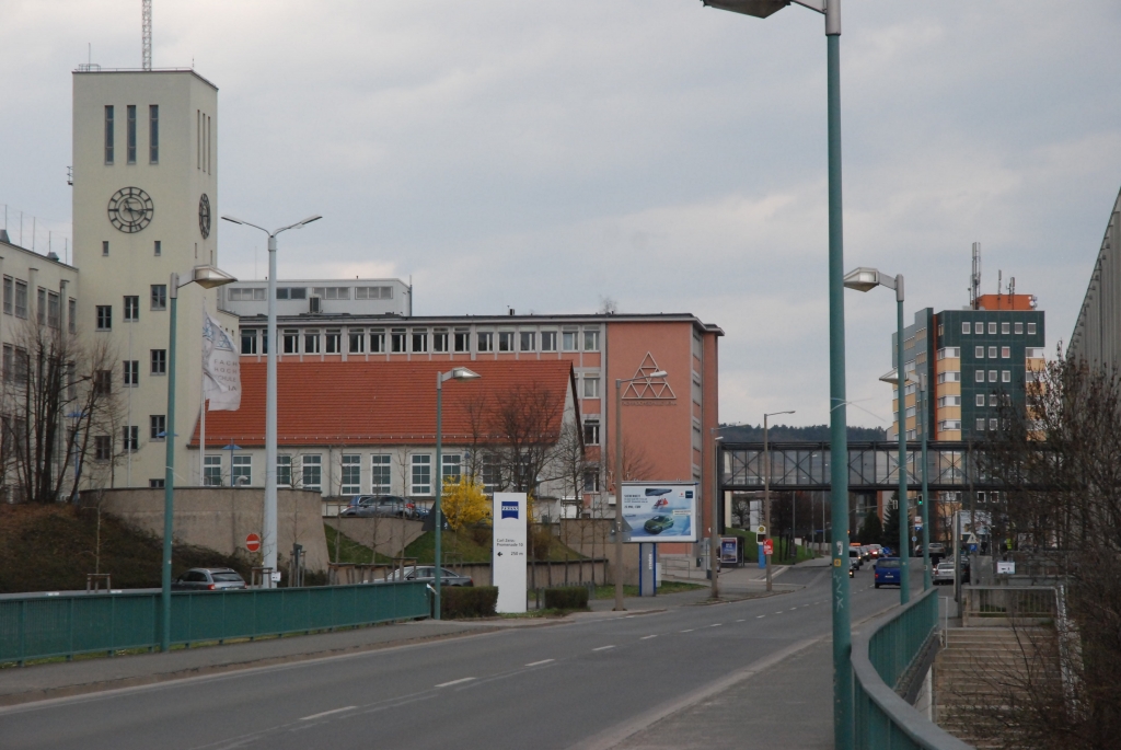 Powernapping im Auto vor der Fachhochschule