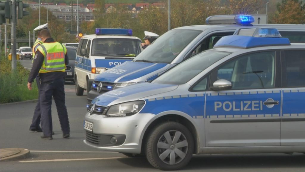 Betrunkene Autofahrerin in Klinik eingewiesen