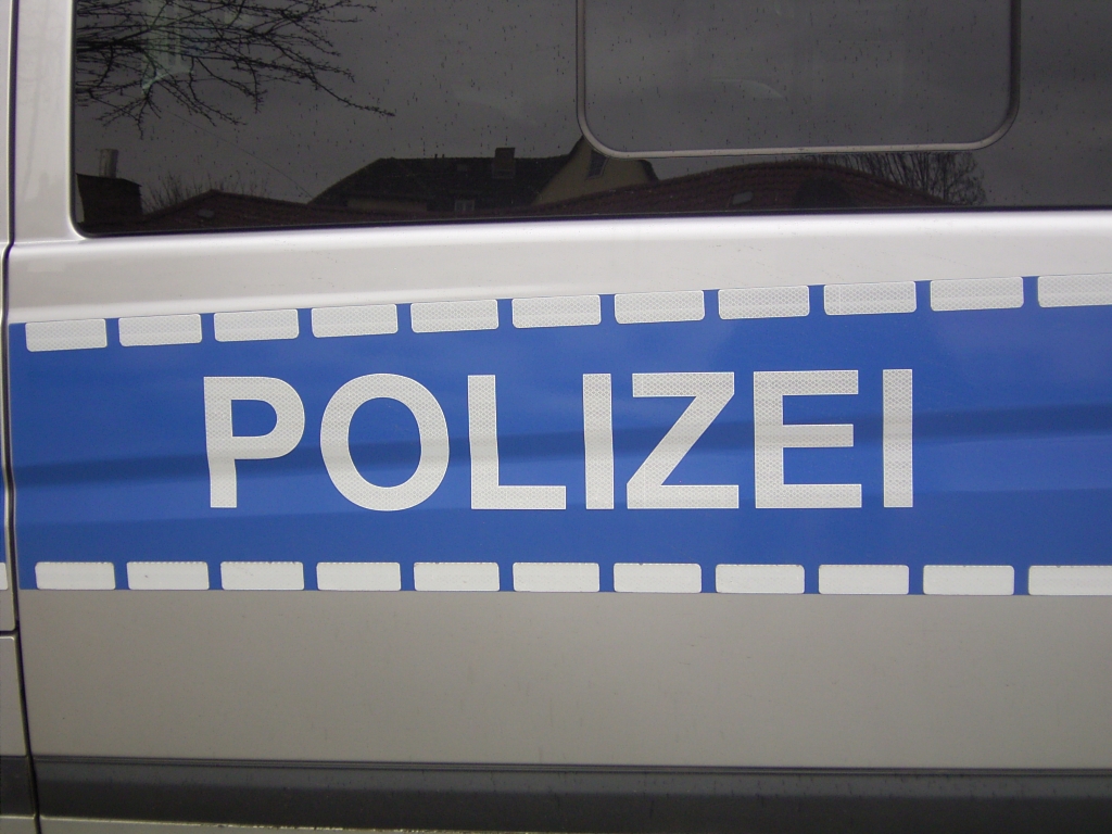 Zeugenaufruf: Motorrad umgestoßen