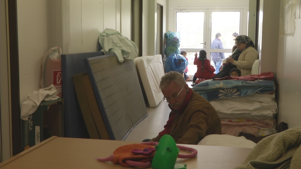 Erste Flüchtlinge in Jenaer Turnhalle untergebracht