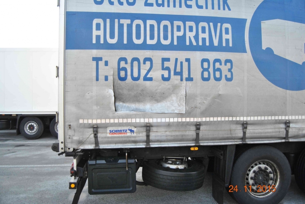 Planenschlitzer auf der A 4