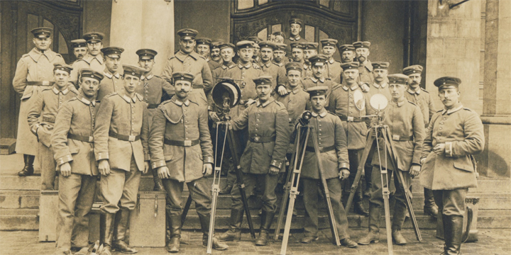 Ausstellung zu Blinkersoldaten noch bis Sonntag im Johannistor