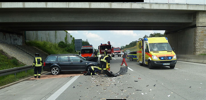 Zwei Schwerverletzte nach Auffahrunfall