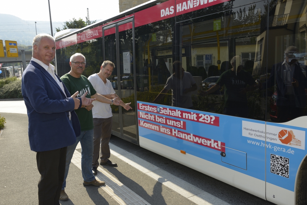 JES-Linienbus in Jena und dem SHK als rollender „Botschafter des Handwerks“ unterwegs
