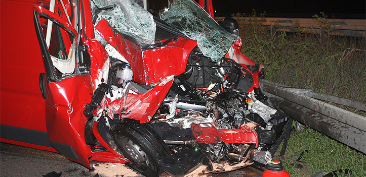 Ungebremst auf Lkw aufgefahren