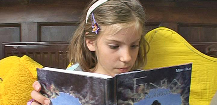 Eltern von Viertklässlern für Studie über Kinderbücher gesucht