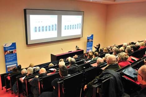 Voller Hörsaal bei Science & Society