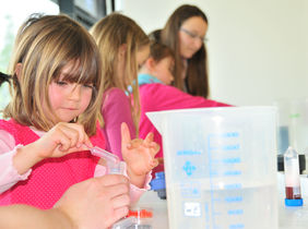 Vorschulkinder am FLI zu Gast 