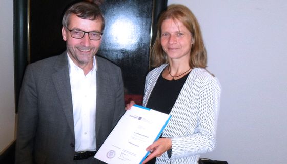 Neue Professorin für Festkörperphysik