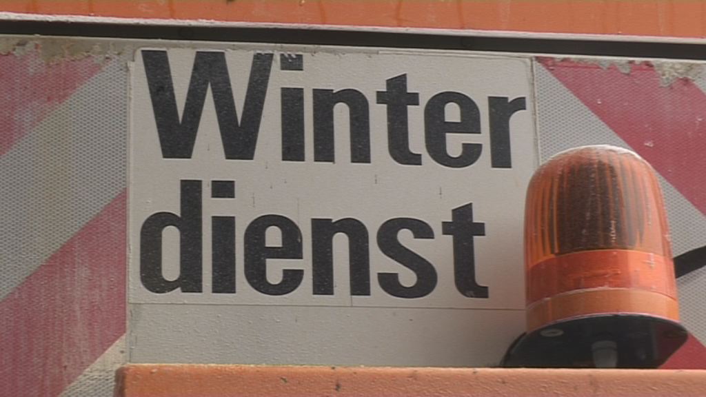 Erster Winterdienst-Einsatz auf A 9 nach Feuer