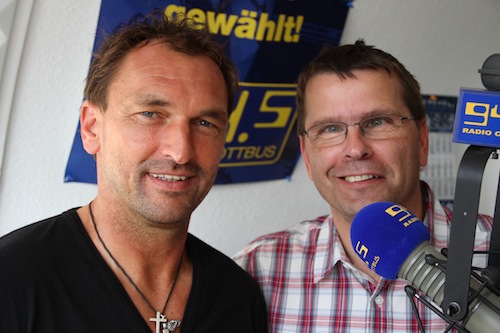 Pele Wollitz zum Saisonstart 2011/12 in der Energieshow bei 94.5 Radio Cottbus Sportexperte Andreas Groebe Pele Wollitz zum Saisonstart 2011/12 in der Energieshow bei 94.5 Radio Cottbus Sportexperte Andreas Groebe