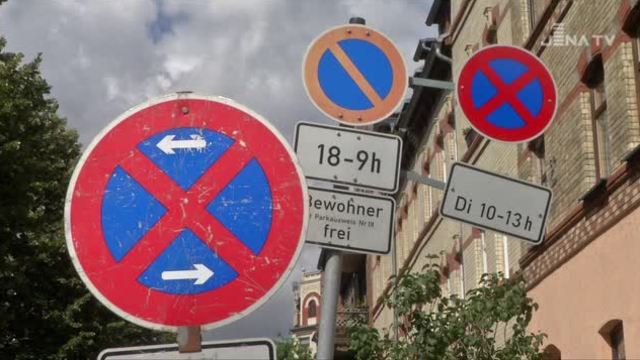 Sperrungen für THÜGIDA-Demo:  Im Damenviertel wurden die Parkverbotsschilder aufgestellt
