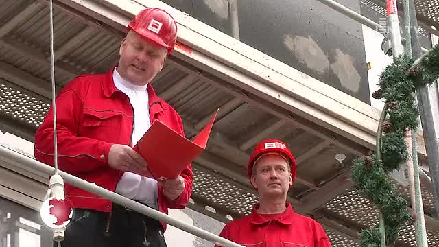 Feierliches Richtfest: An der Karl-Marx-Allee wächst eine neue Seniorenwohnanlage