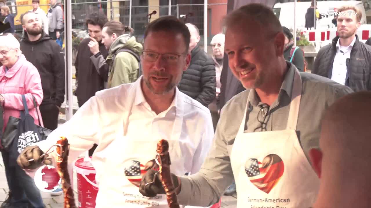 Friendship Day – Amerikanischer Generalkonsul und Oberbürgermeister verteilten Bratwürste
