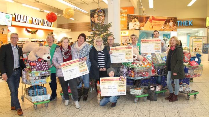 Bescherung im Globus SB-Warenhaus Isserstedt 