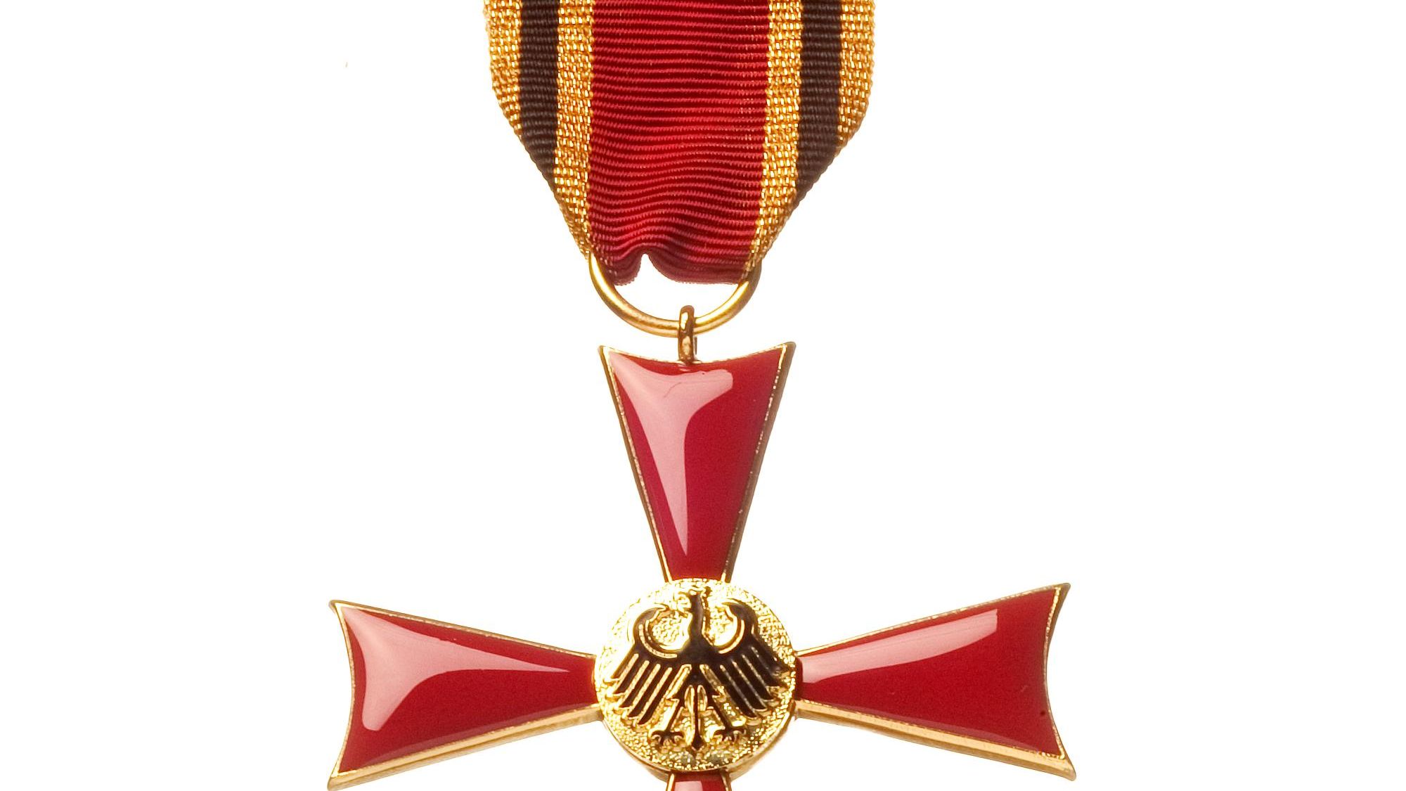 Ministerpräsident Bodo Ramelow überreicht Verdienstorden der Bundesrepublik – zwei Ostthüringer unter den Geehrten