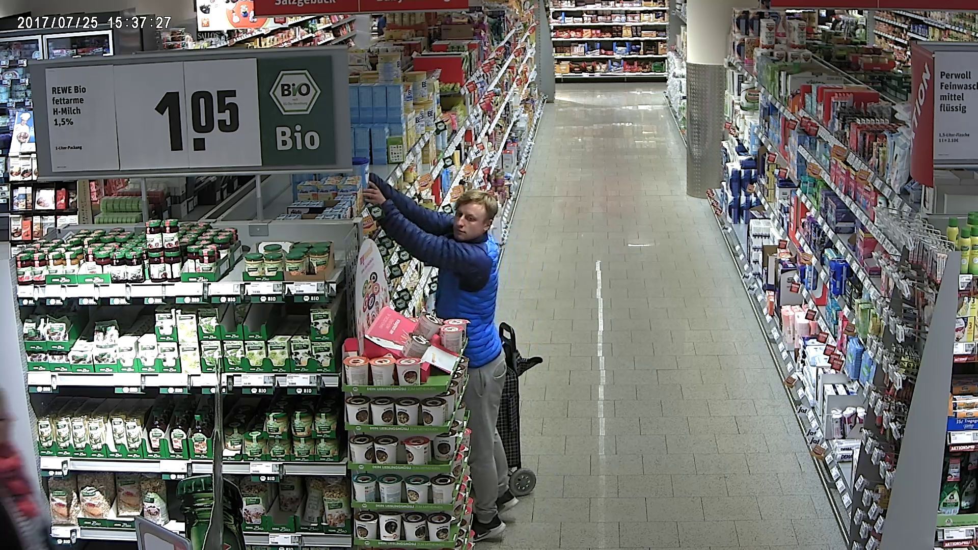 Diebestour durch Jena - wer erkennt diese beiden Männer?