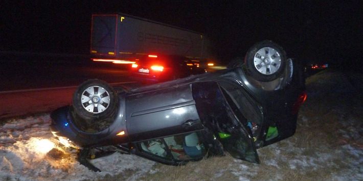 Griff nach Flasche endete im Straßengraben 