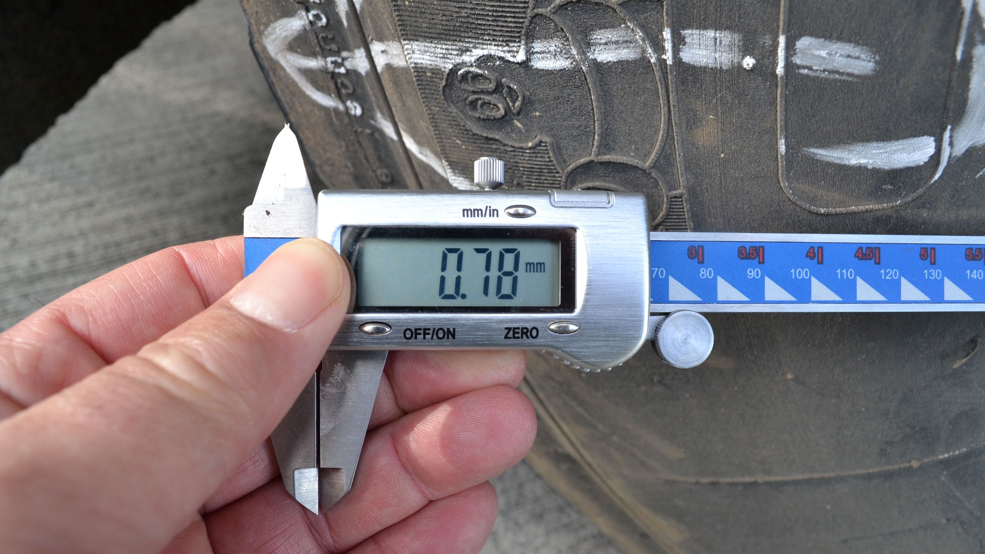 Polizei stoppt Sattelzug