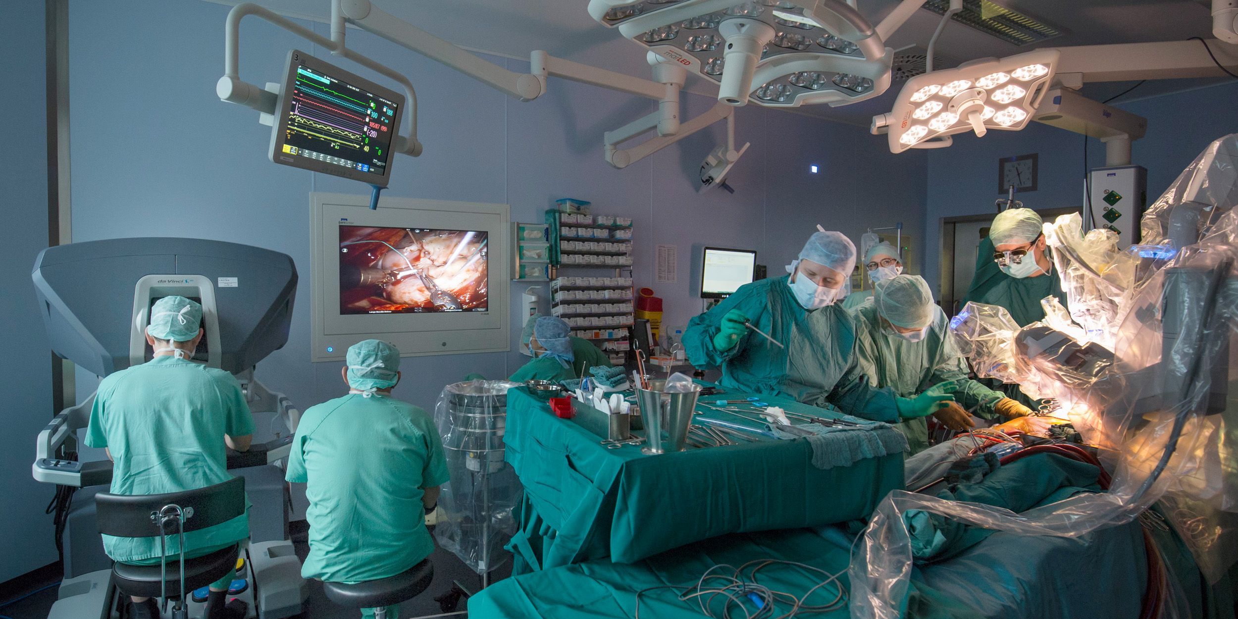 OP-Roboter assistiert bei Herzklappen-Eingriff 