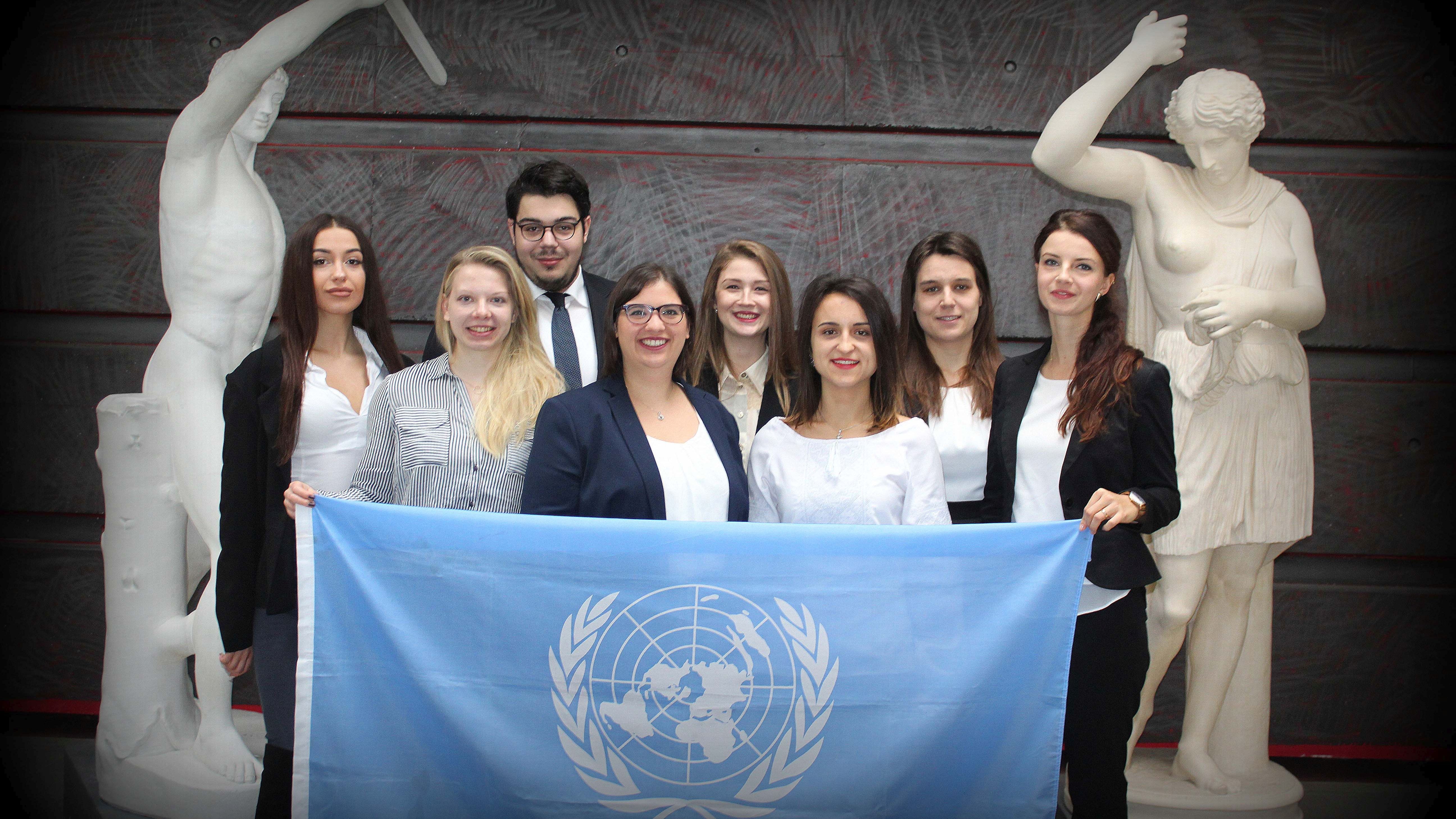 Uni-Studenten fahren zu internationaler UNO-Simulation 