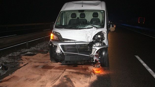 Spurwechsel endete mit Crash 