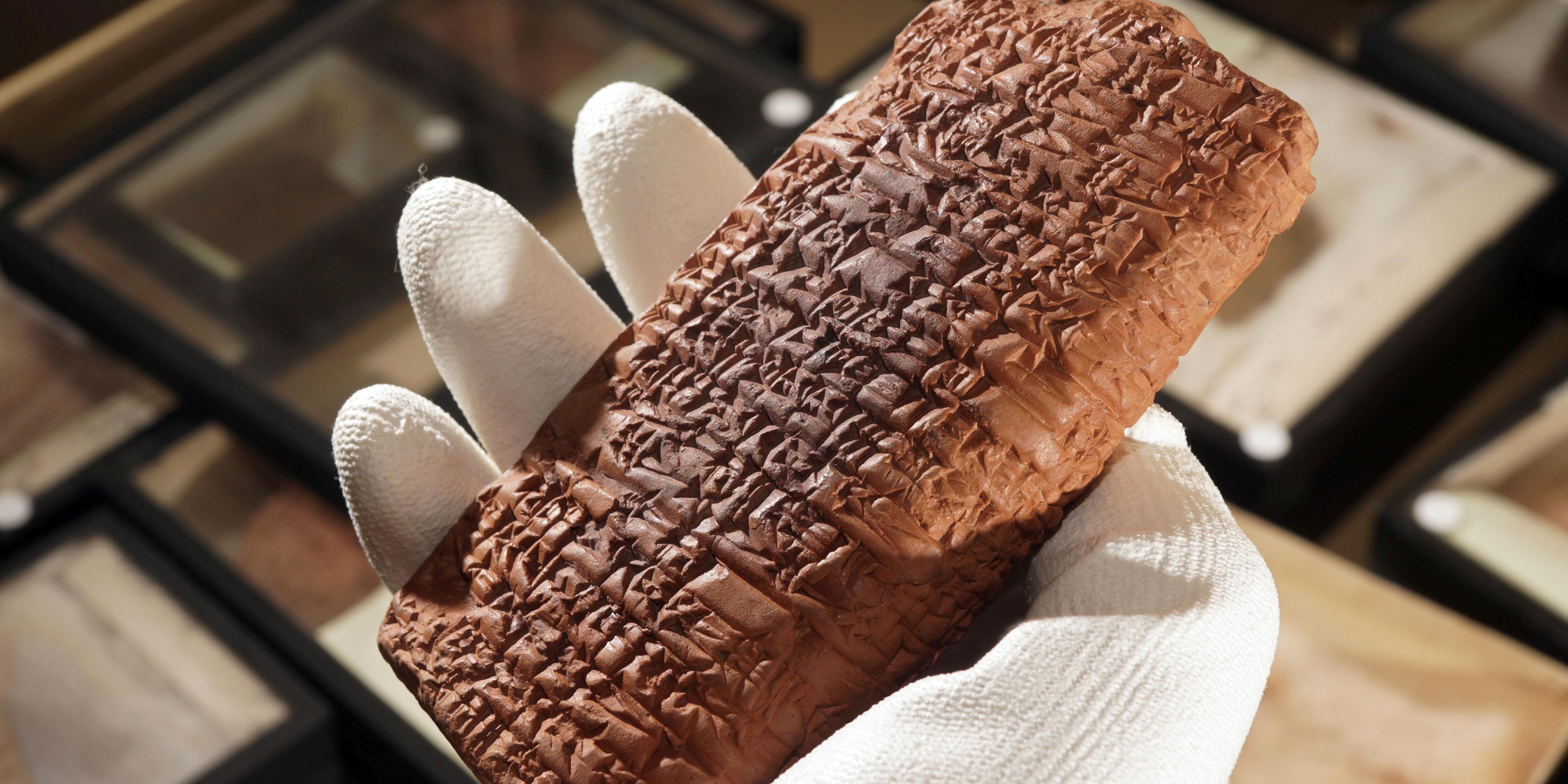 Keilschriften aus drei Jahrtausenden