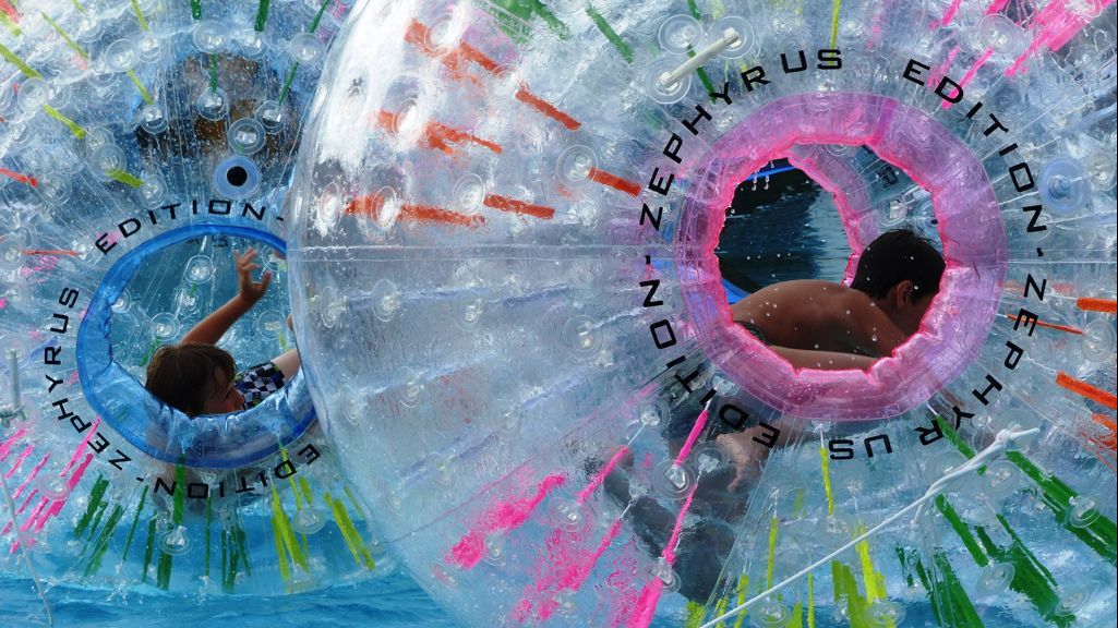 Pool-Party und Ostereiersuche im GalaxSea 