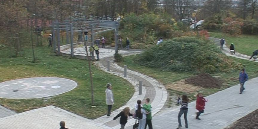 Schulhöfe öffnen am 7. April