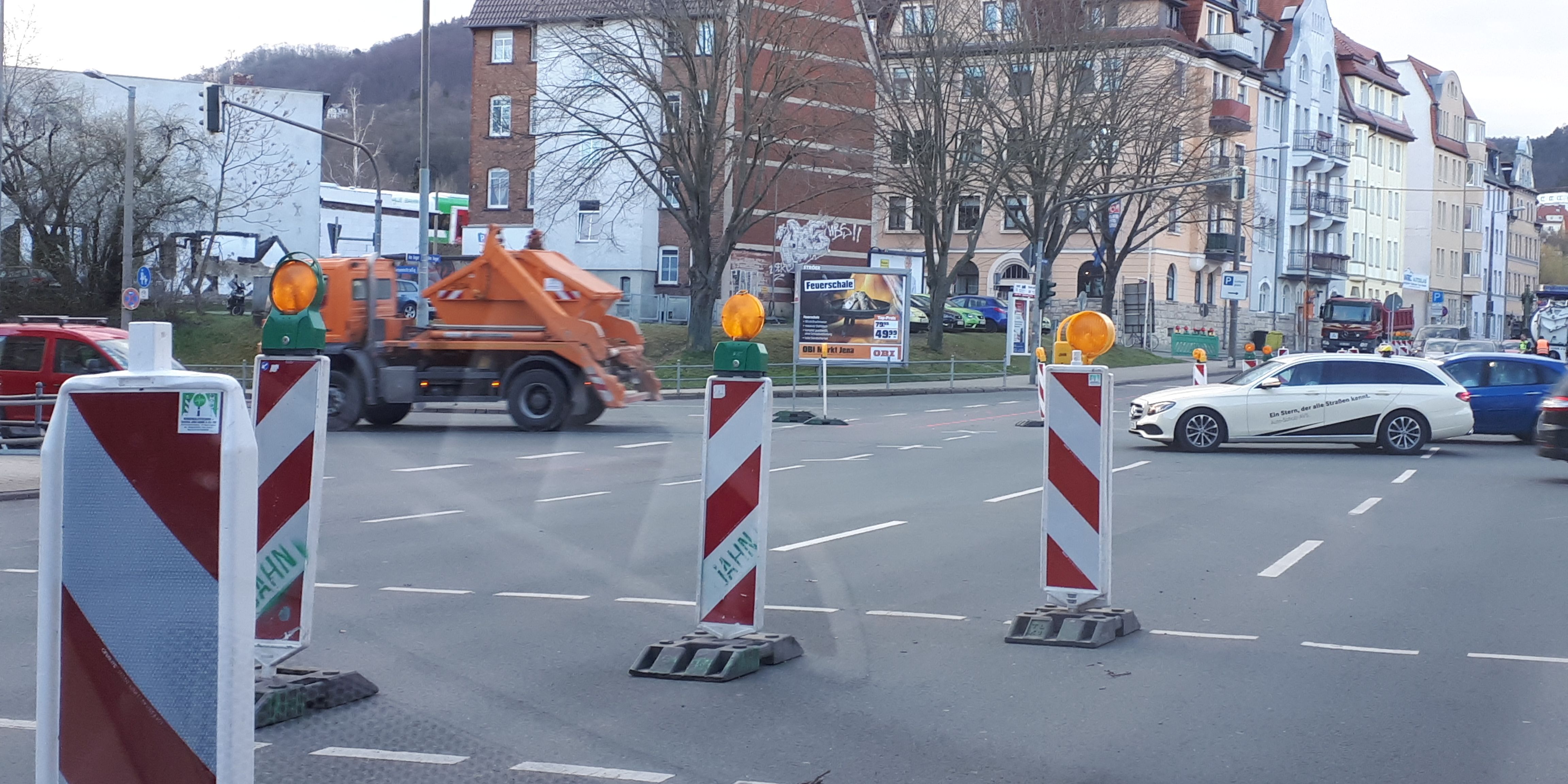 Angerkreuzung halbseitig gesperrt