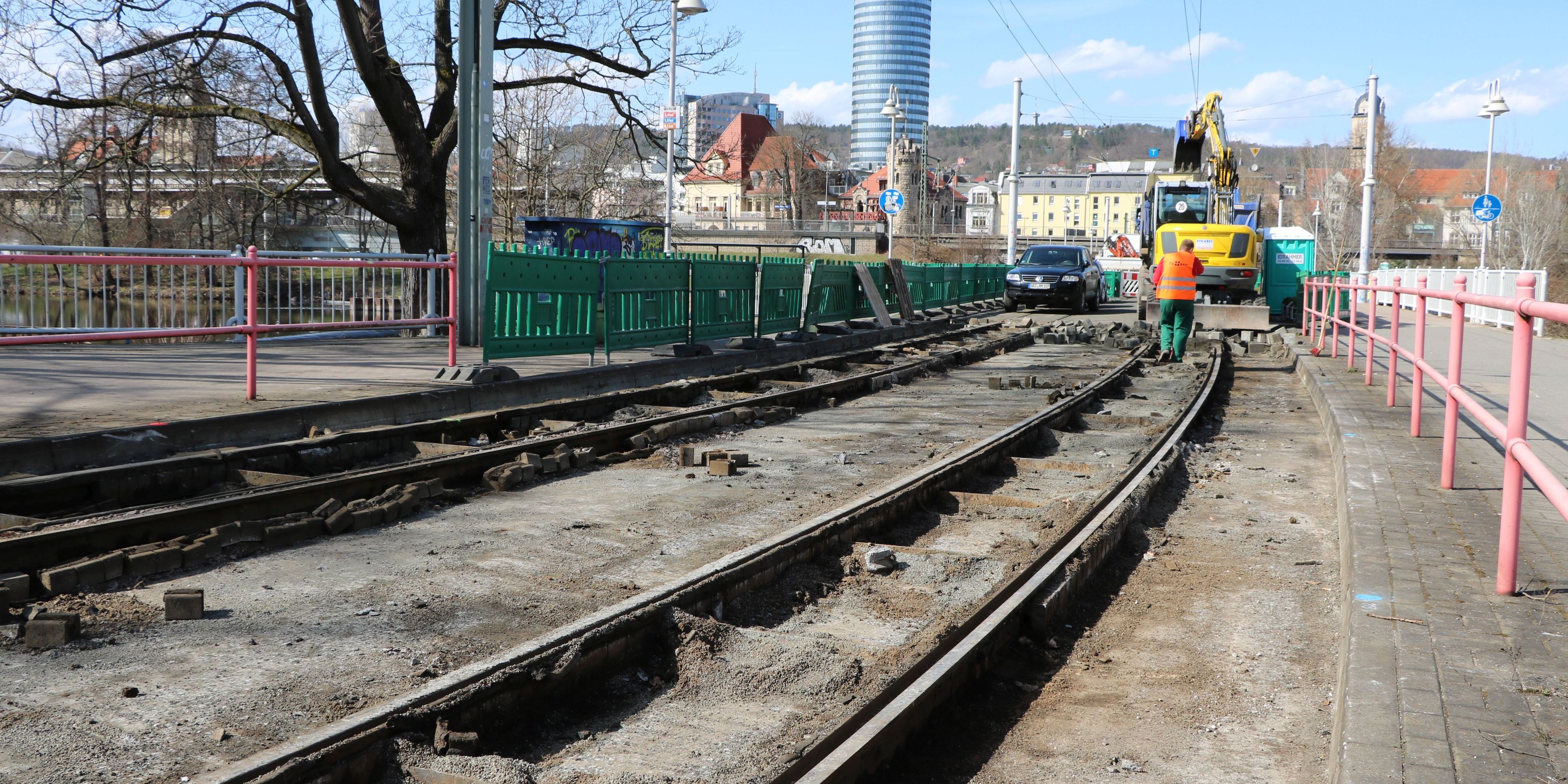 Schulbeginn: Umleitungen und Ersatzverkehr wegen Gleisbauarbeiten