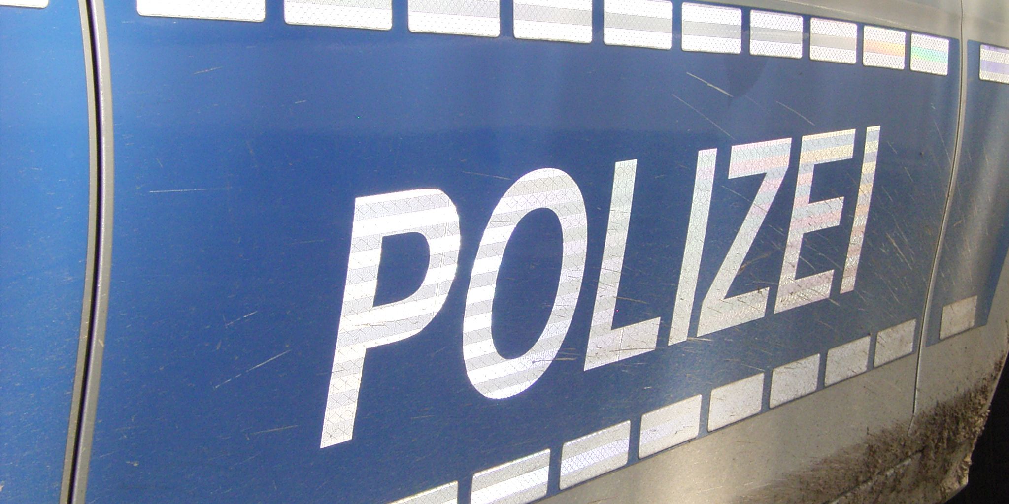 Gefahrgut-Laster auf Autobahn verunglückt