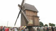 -	In der Mühle: Bockwindmühle in Krippendorf wurde nach zwei Jahren Bauzeit eingeweiht