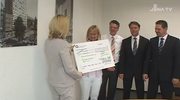 Scheckübergabe: Beim Benefiz-Golf-Cup kamen 3 000 Euro zusammen