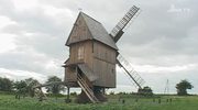 Zu Besuch in Krippendorf: Ein Balken der Bockwindmühle hat einen Riss