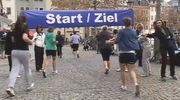 Krebs-Benefizlauf: Mehr als 200 Läufer umrundeten knapp 2 400 Mal den Marktplatz