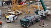 Erste Kräne auf Thüringens größter Baustelle