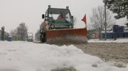 Es schneite über Stunden: Der Winterdienst hat auf Straßen und Gehwegen alle Hände voll zu tun