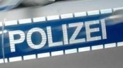 Pkw übersieht Moped-Fahrer   