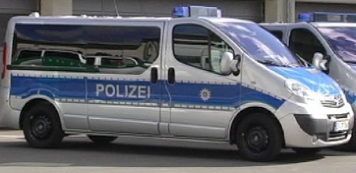 Mit Böllern Zigarettenautomat gesprengt