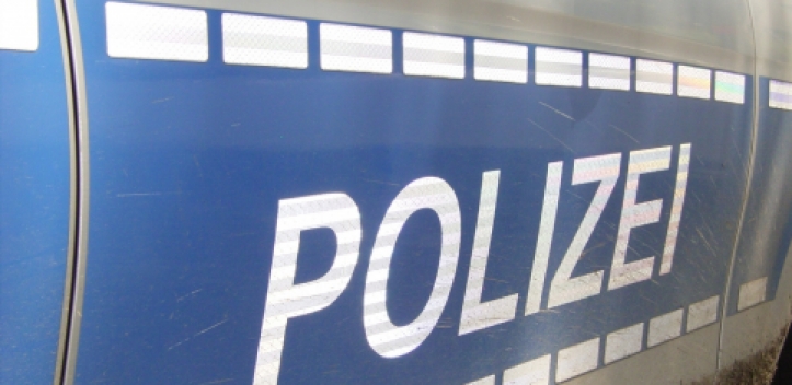 Betrunkener schlug Frau im Bus   