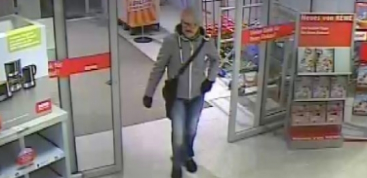 Täterfotos zum Raubüberfall auf REWE-Markt 