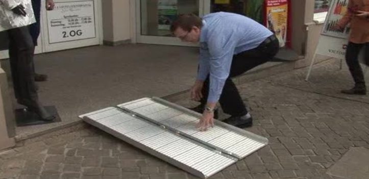 Aktion: Zwei weitere Geschäfte profitieren von der Initiative „99 Rampen für Jena“