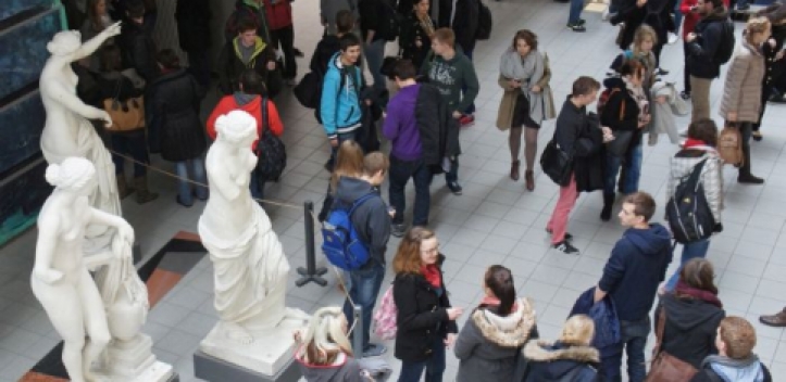 Studenten verteilen Noten für Hochschule