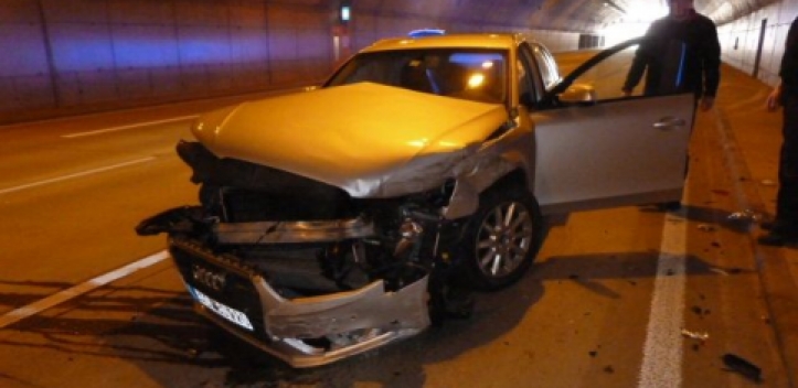 25 000 Euro Sachschaden bei Tunnelunfällen   