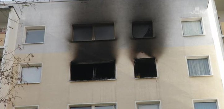Tragischer Tod: Ein Mann stürzte sich bei einem Hausbrand aus dem Fenster