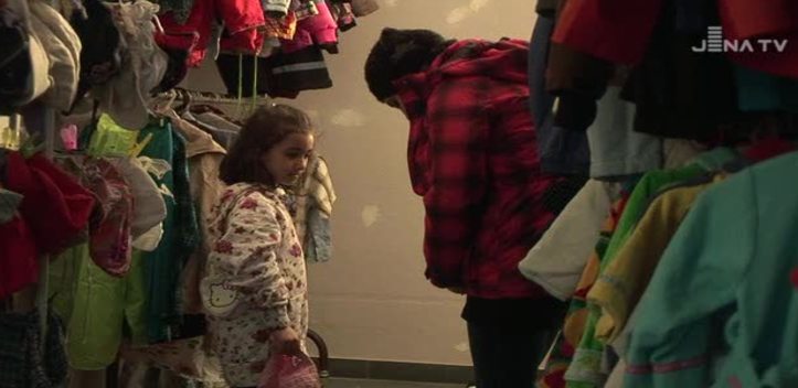 Große Hilfe: Der Flüchtlingsfreundeskreis verteilte Kleiderspenden an Kinder