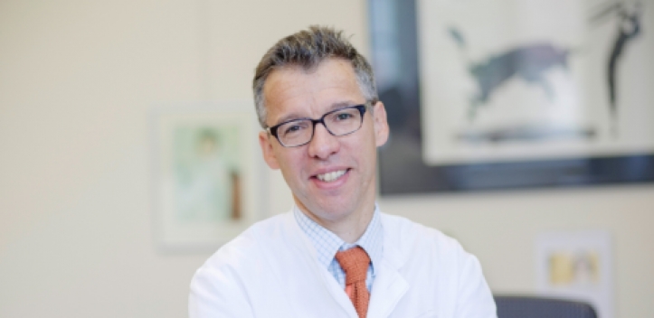 Erster Einsatz für Operationsroboter bei Rachenkrebs am UKJ   