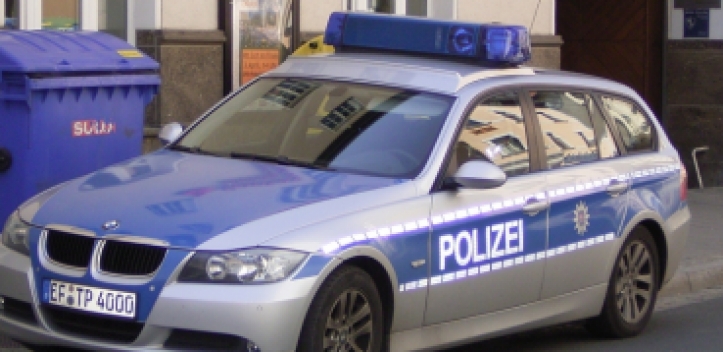 Zwei Wagen bei Ausweichmanöver beschädigt